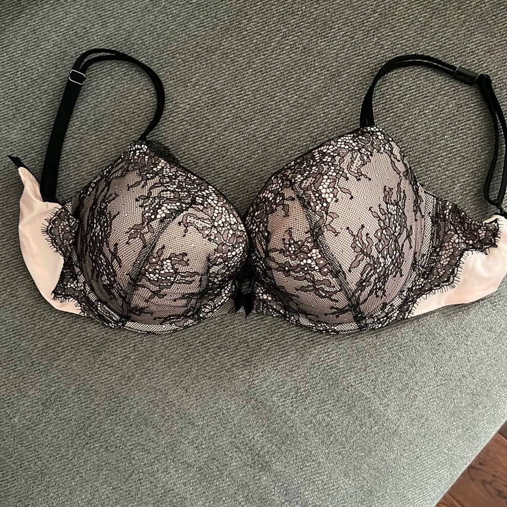 Vs push up bra